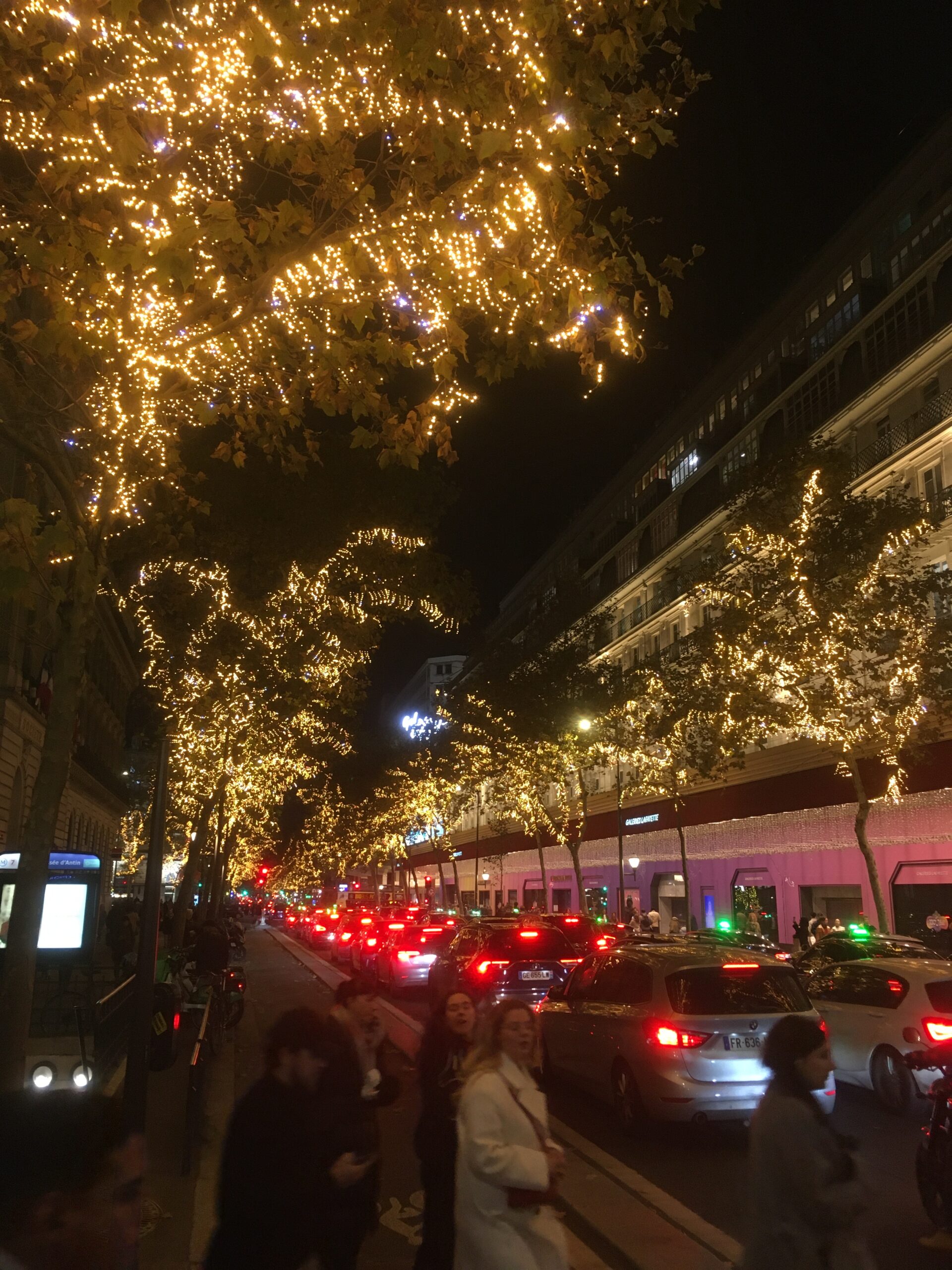 Holiday lights in the 9th arrondissement 