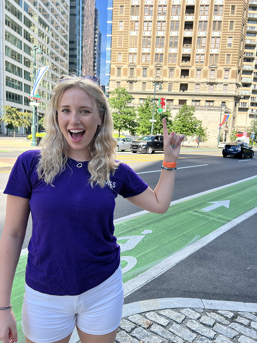 Niamh on the Benjamin Franklin Parkway.