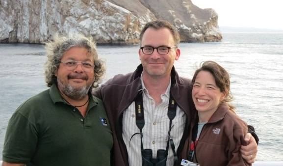 Michael Weisberg (center) with Ernesto Vaca and Villanova University's Professor Deena Sklonick Weisberg in Galápagos 