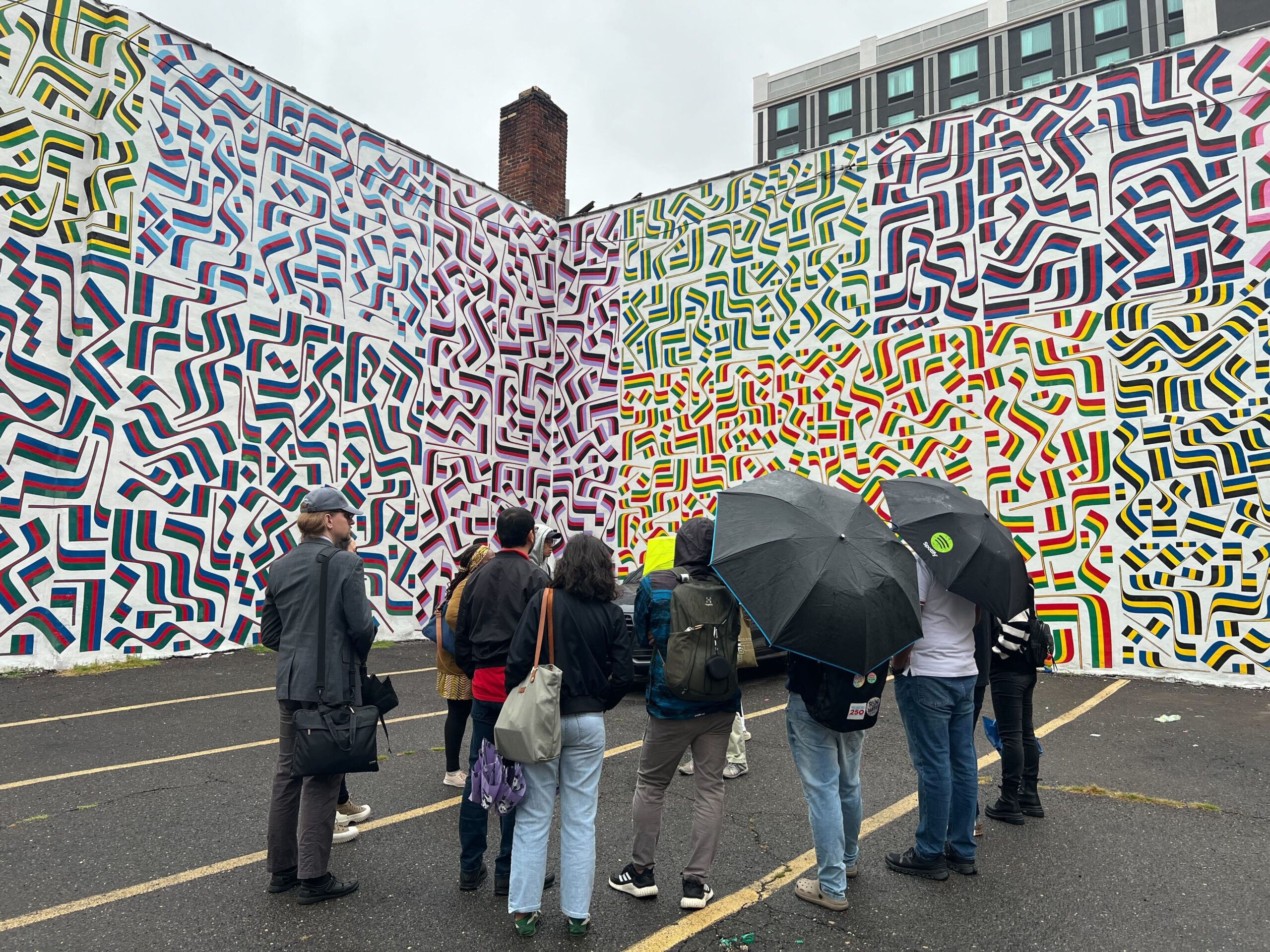 Student at mural arts tour